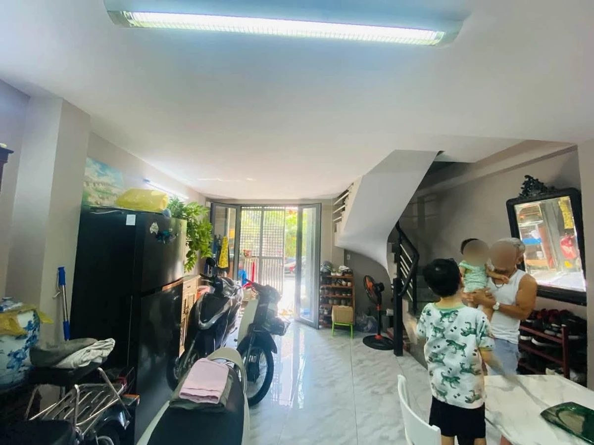 Bán nhà 4 tầng 75m2, 5PN, hẻm xe tải đường Dương Quảng Hàm, Gò Vấp - Ảnh 1