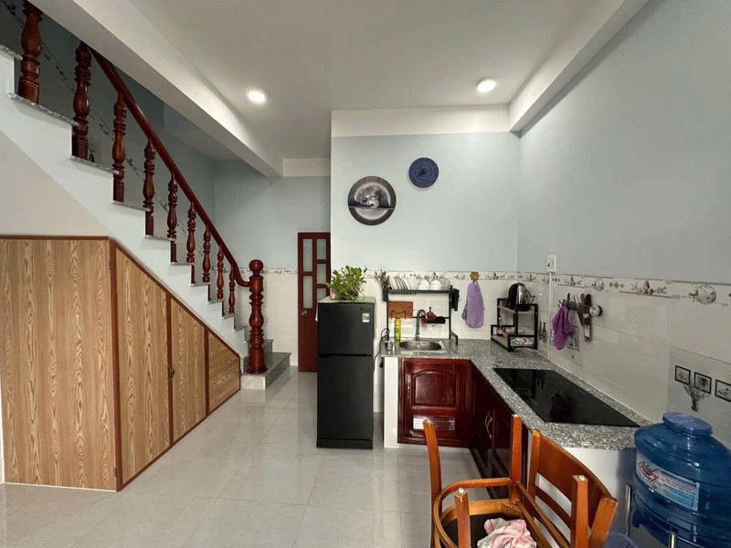 Cho thuê nhà 1 trệt 1 lầu 60m2 đầy đủ nội thất Phan Thiết