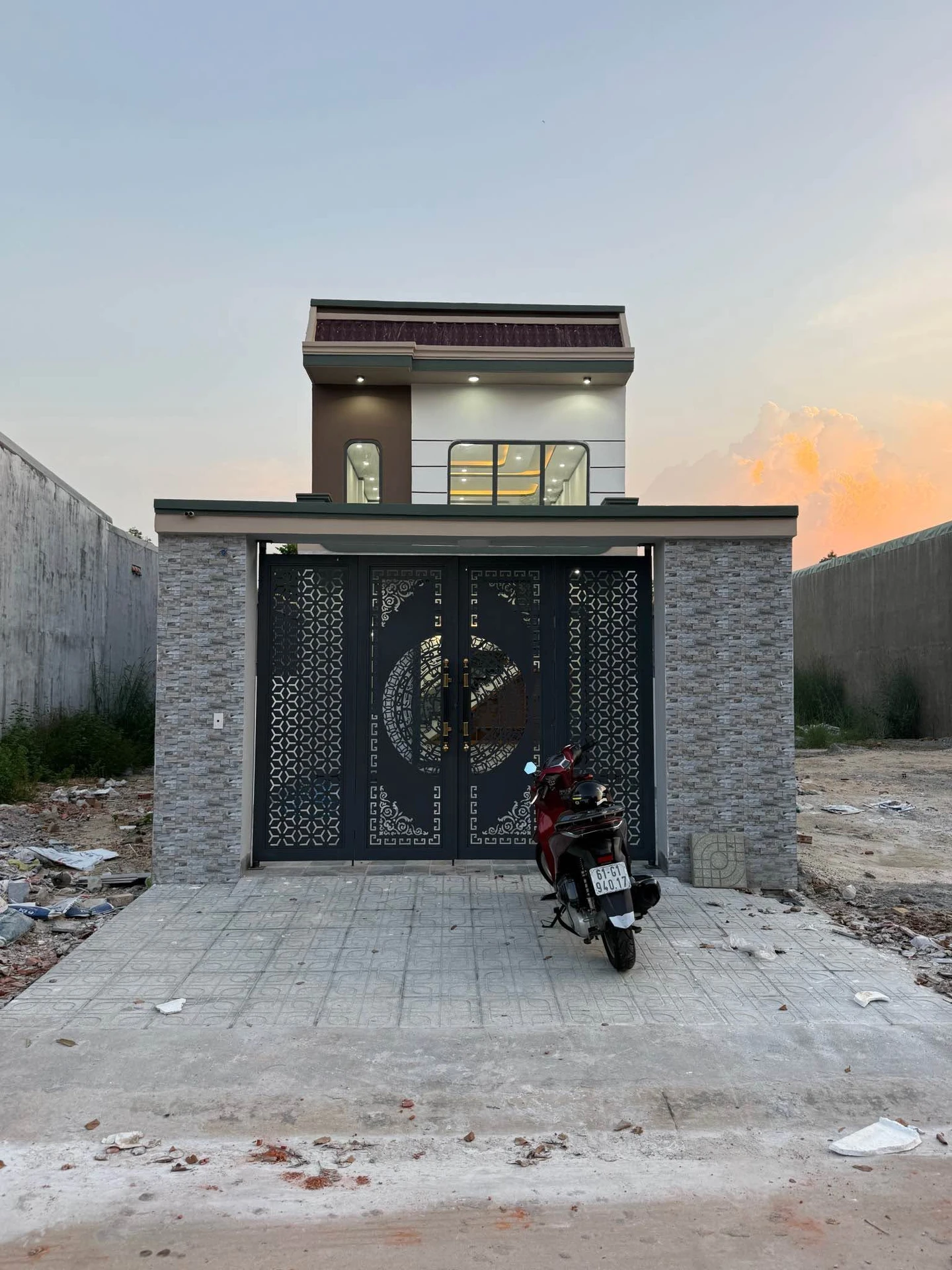 Bán nhà mới gác lửng 5x30m Mỹ Phước 3, 3PN, 2 WC - 2.488 tỷ - Ảnh 1