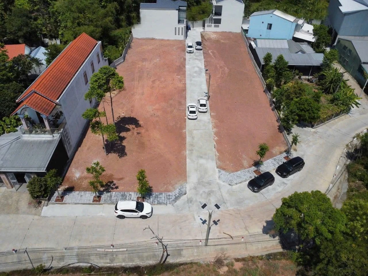Bán nhà phố Thủy Xuân 100m2, MT 5.6m giá 1 tỷ 590 triệu - Ảnh 1