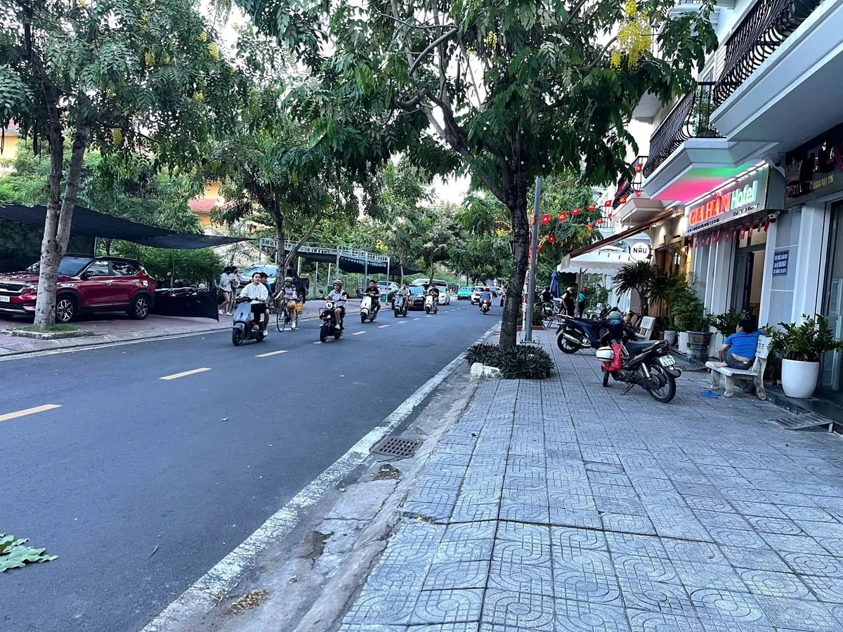 Cho thuê shophouse Vincom 84m² Nguyễn Văn Huyên, Quận 3 - Ảnh thu nhỏ 2