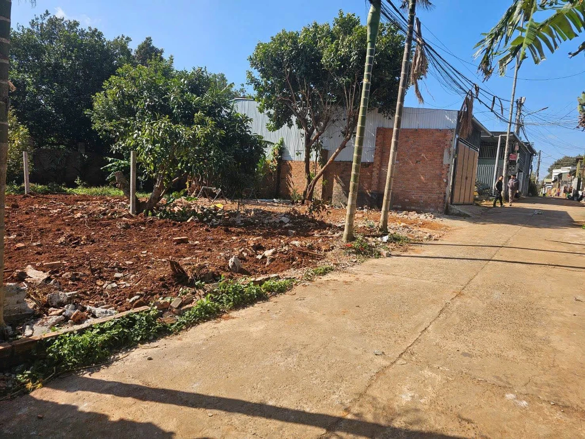 Bán đất 105m² ngay trung tâm thành phố, gần vòng xoay km3, giá 2,45 tỷ - Ảnh 1