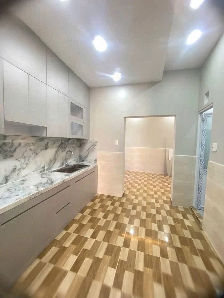 Bán nhà sổ riêng 7 phòng ngủ 60m2 Quận 7 giá 3 tỷ 999 triệu - Ảnh thu nhỏ 2