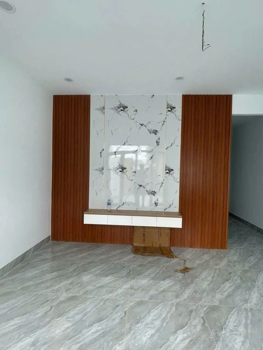 Bán nhà 1 lầu 1 trệt 75m² Tân Biên Bình Chánh 2,8 tỷ - Ảnh thu nhỏ 2