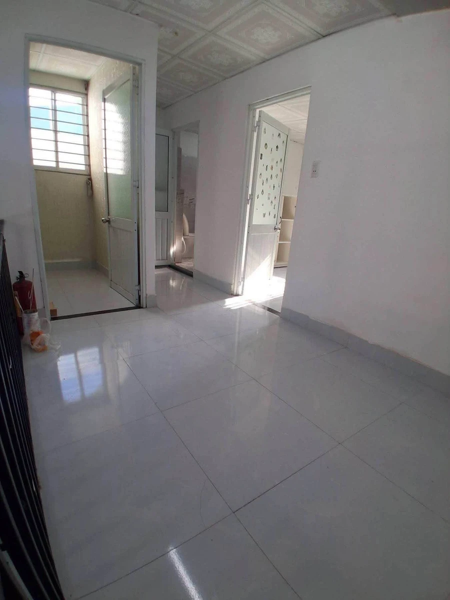 Bán nhà kiệt 47m2 4 PN 2 WC gần Aeon Mall Quận 1 - Ảnh thu nhỏ 4
