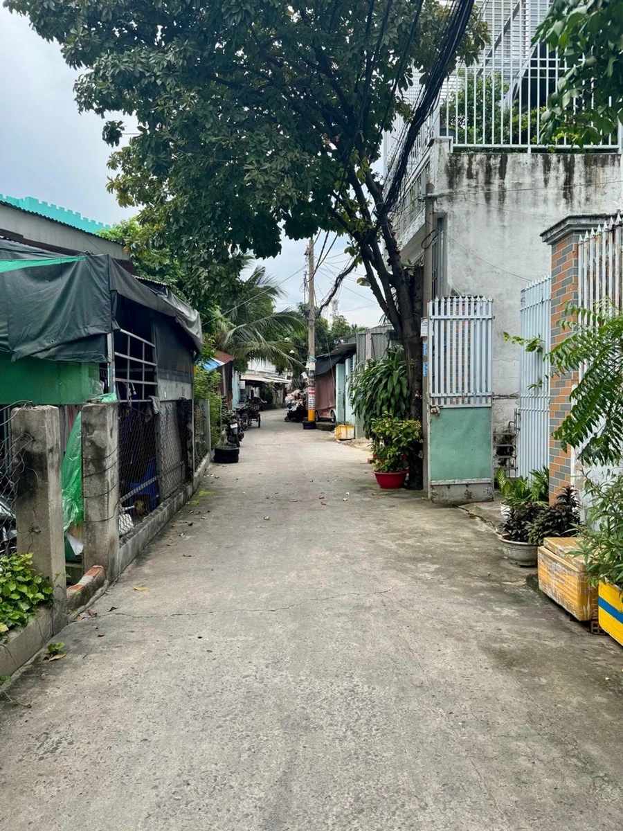 Bán nhà hẻm ô tô 4m, 82m2 gần Dương Thị Mười, chợ Hạt Điều, giá hơn 4 tỷ - Ảnh thu nhỏ 2
