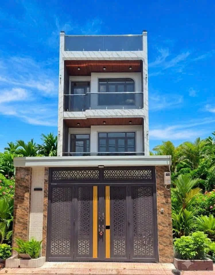 Bán nhà phố 100m² mặt tiền Bình Hoà Thủ Đức, 4PN 5WC, 7,9 tỷ - Ảnh thu nhỏ 3
