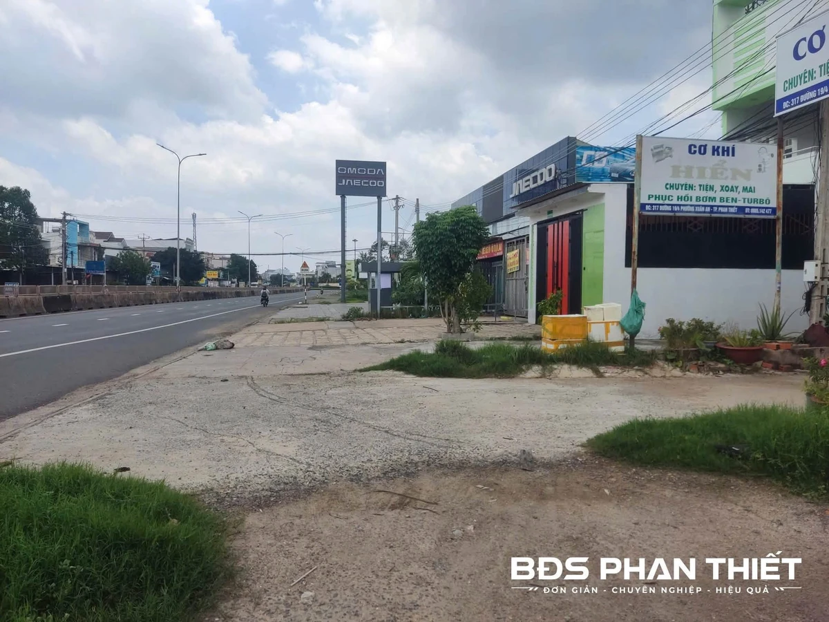 Bán nhà mặt tiền đường 19/4 100m² Phan Thiết, 3,2 tỷ - Ảnh thu nhỏ 2