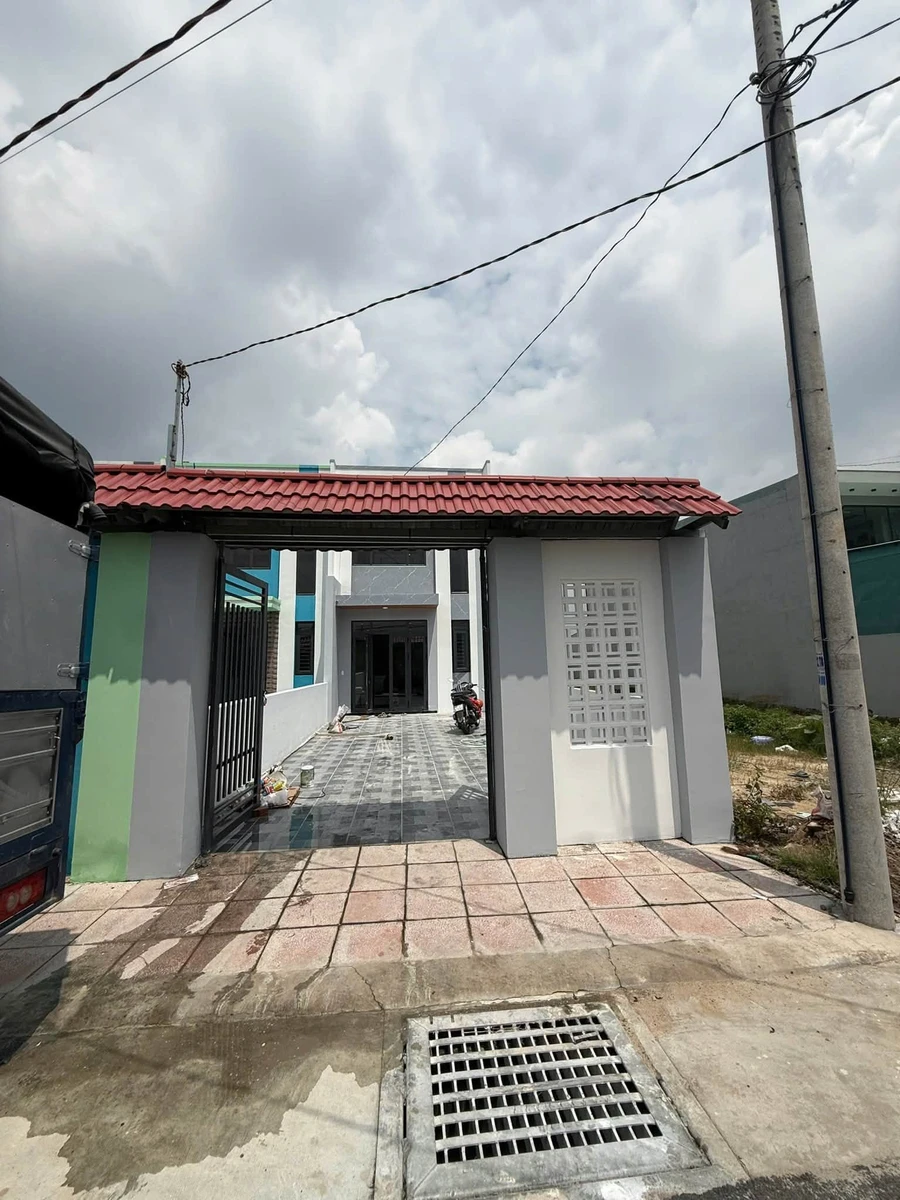 Bán nhà thổ cư 3 phòng ngủ, sân để 2 xe tải, gần KCN Mỹ Phước 4, Hòa Lợi, Bình Dương - Ảnh thu nhỏ 3