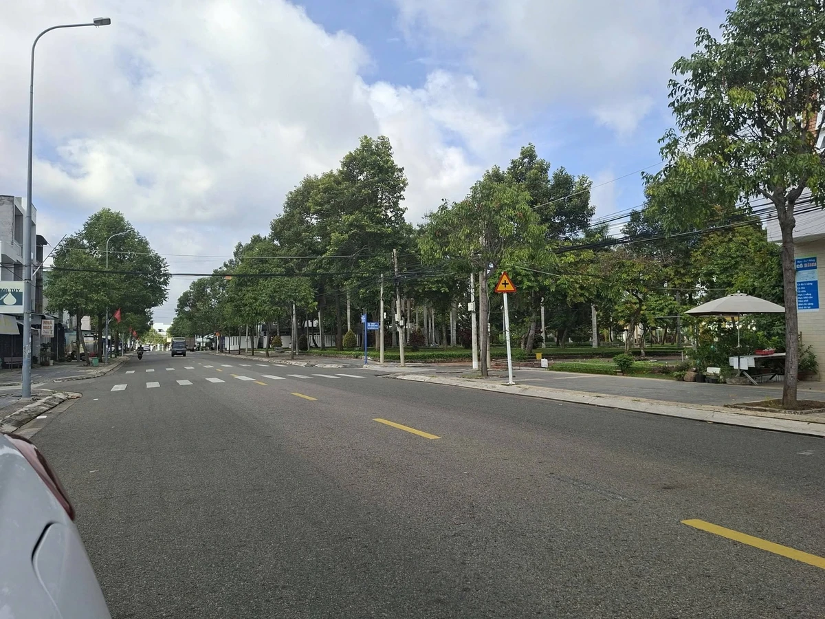 Bán lô đất mặt tiền Nguyễn Văn Hương 100m² Bà Rịa, 3 tỷ 350 triệu - Ảnh 1