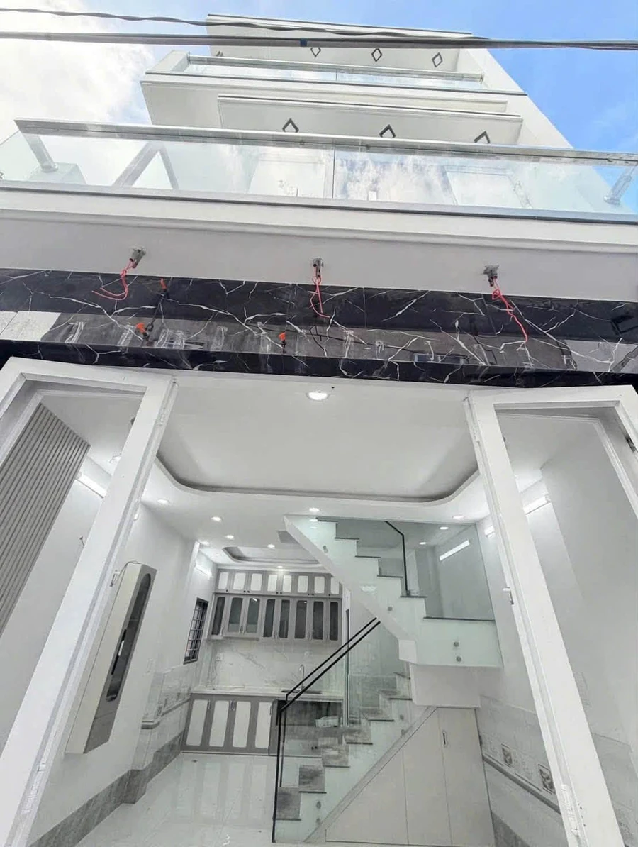 Bán nhà hẻm Huỳnh Tấn Phát Q7, 4PN 32m² - Ảnh 1