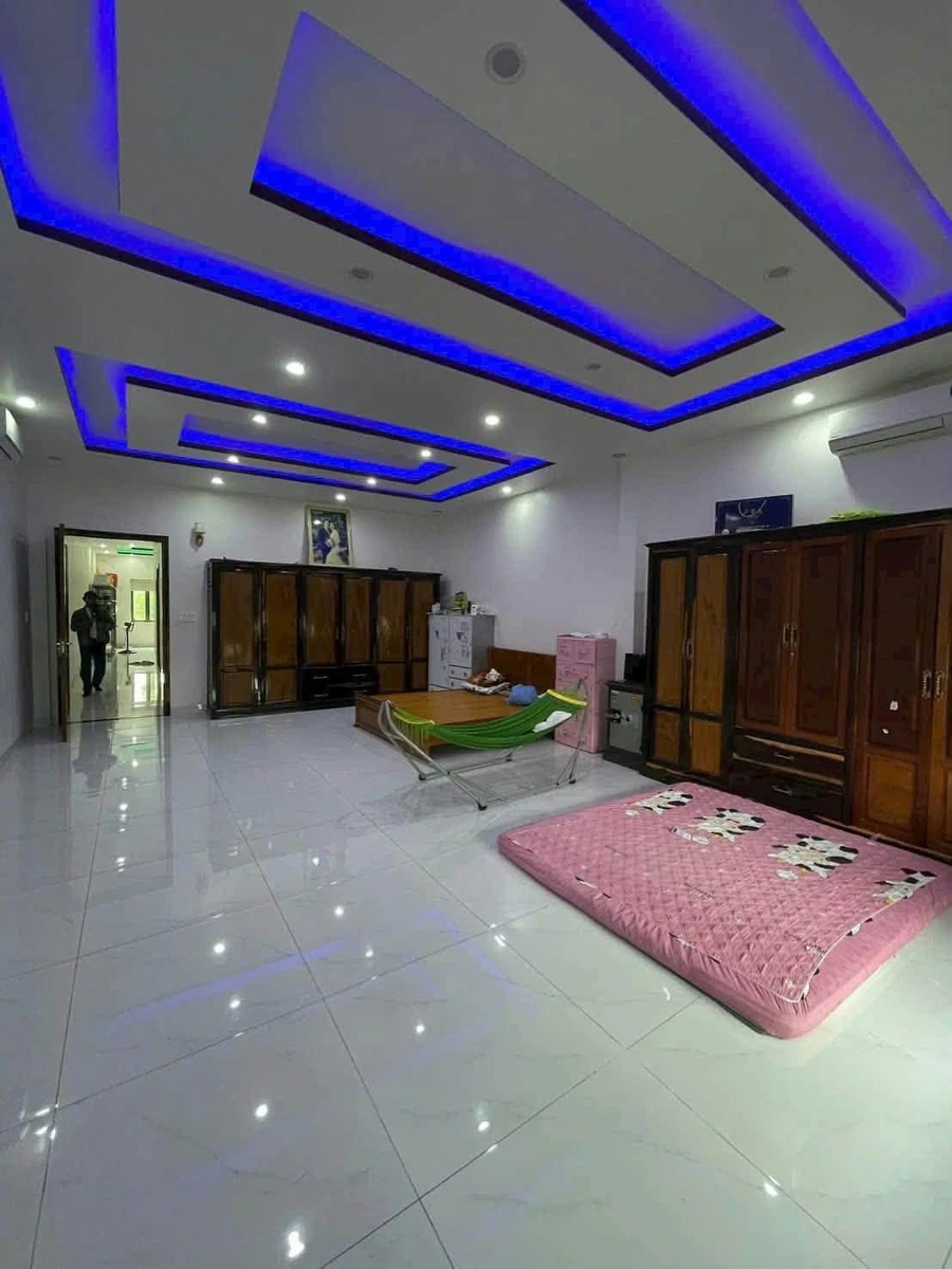 Bán nhà mặt tiền 3 tầng 5PN 164m2 Nguyễn Du - Ảnh thu nhỏ 2