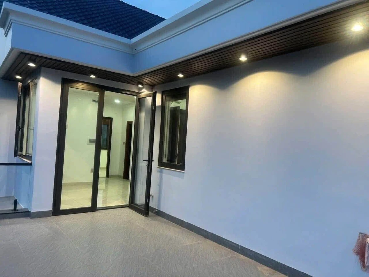 Cho thuê biệt thự 5PN 5WC đường Liên Phường Q9, 200m² - Ảnh thu nhỏ 2