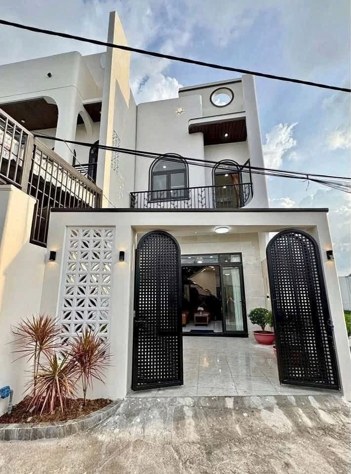 Bán nhà 2 lầu 3PN 90m² Văn Miếu Trấn Biên - Ảnh 1