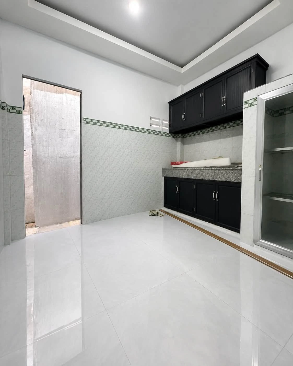 Bán nhà 2 tầng 51m² 3PN sát chợ Thủ Đức, sổ hồng riêng, giá 3,95 tỷ - Ảnh 1