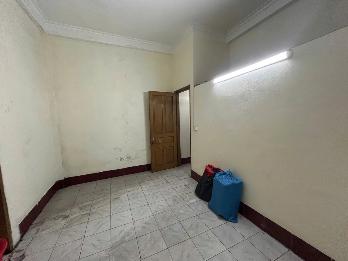 Bán nhà 2 tầng 67,5m² mặt đường Nguyễn Văn Cừu, Quận 5 - Ảnh thu nhỏ 3