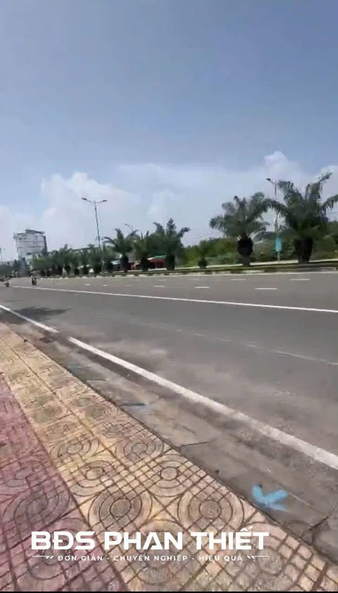 Bán nhà mặt tiền 139m² Lê Duẩn, Phan Thiết 6,3 tỷ - Ảnh thu nhỏ 3
