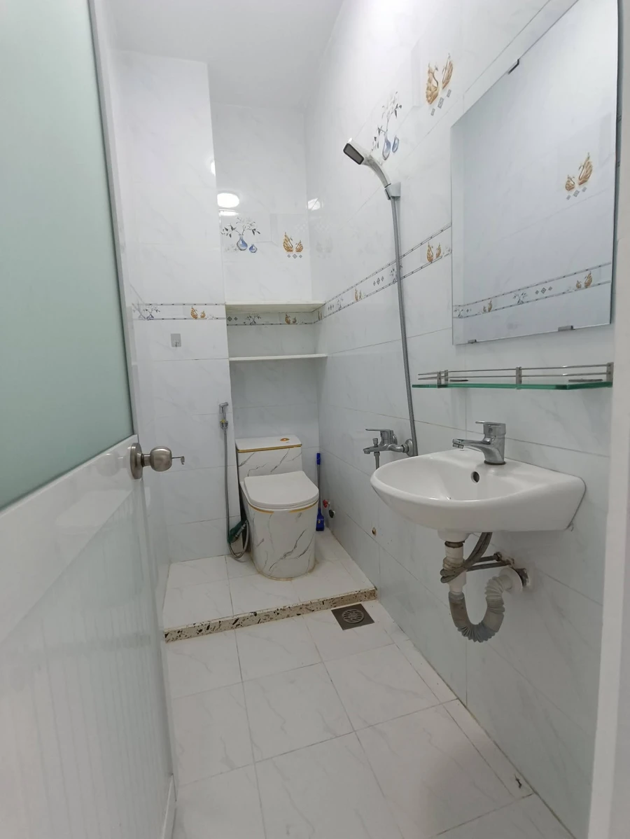 Cho thuê nhà nguyên căn Quận 5, 5 PN, 56 m2, 19 triệu/tháng - Ảnh 1