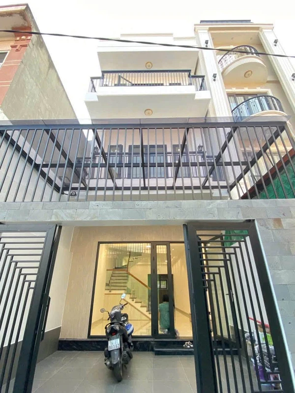Bán nhà 3 tầng 79,5m2 Phố Đông Khê, Quận 12