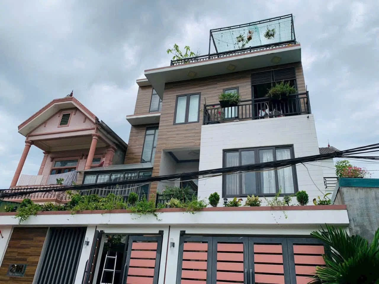 Bán nhà 3.5 tầng 100m2 mặt đường Cao Xuân Dục 7 tỷ - Ảnh 1
