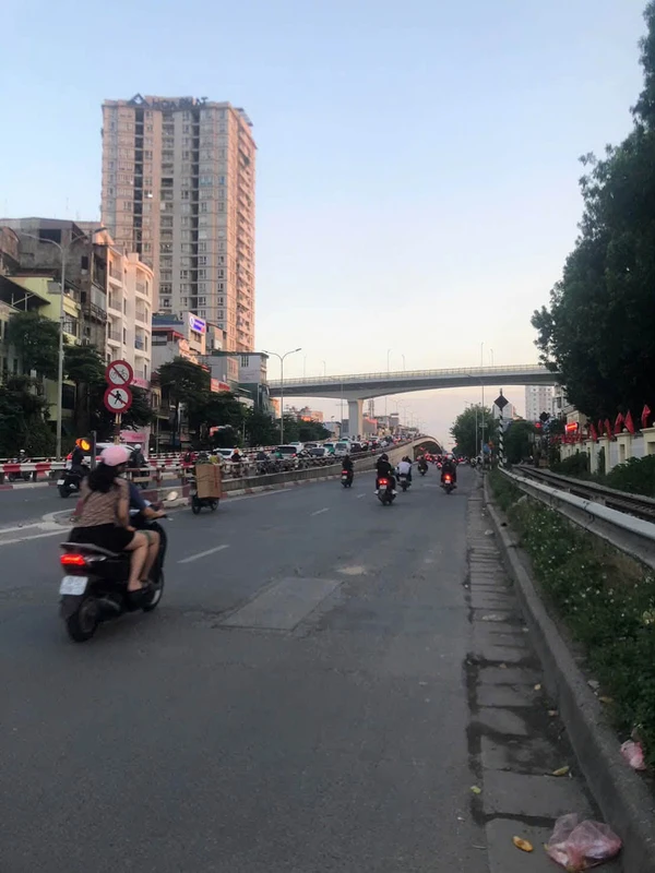 Bán nhà 3 tầng 44m2 mặt phố Phố Vọng Hà Nội 14 tỷ