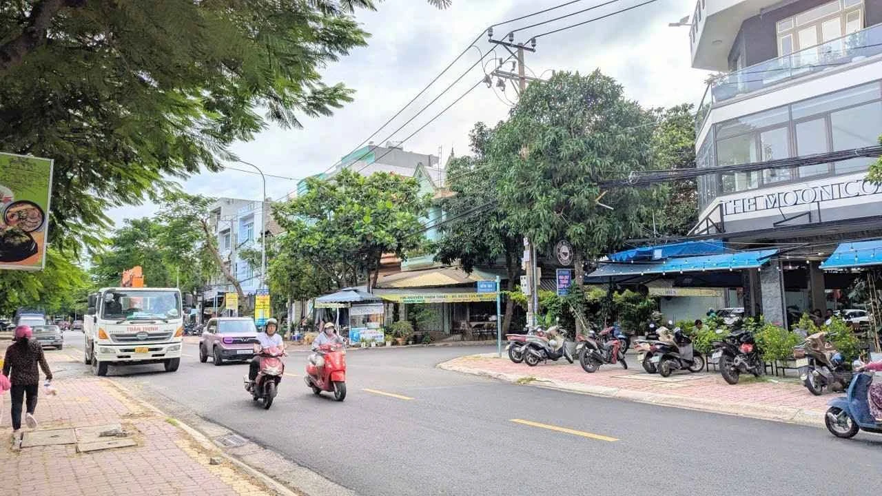 Bán nhà mặt tiền Võ Văn Tần 75m2 3PN Quận 1 - Ảnh 1