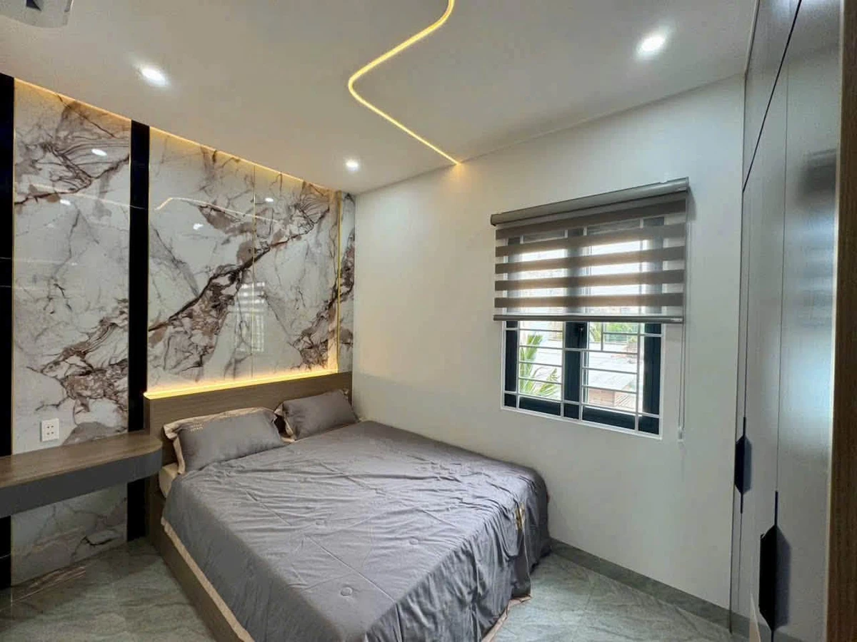 Bán nhà mặt sông Vàm Thuật 4x25m, 3PN, sân ô tô, Hà Huy Giáp Quận 12, giá 5,88 tỷ - Ảnh thu nhỏ 4
