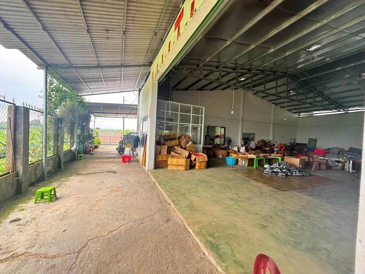 Bán nhà xưởng 700m² + nhà cấp 4 100m², Trảng Bom, Đồng Nai, 2.2 tỷ - Ảnh thu nhỏ 4