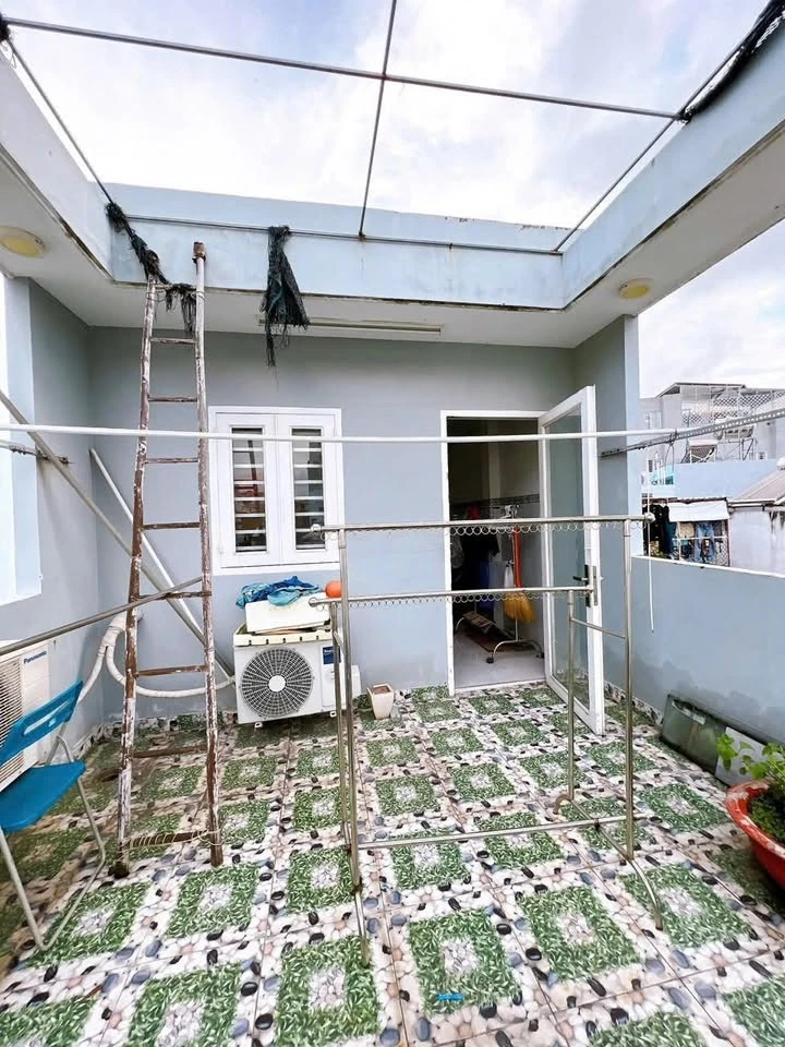 Bán nhà 112m2 4 tầng kèm dãy trọ 8 phòng gần công viên Khánh Hội, Quận 4 - Ảnh thu nhỏ 2