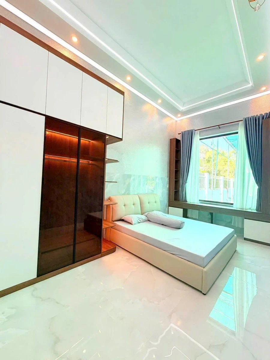 Bán nhà mặt tiền Chánh Hiệp, 300m2, 3 phòng ngủ, 4 tỷ 750 - Ảnh thu nhỏ 4
