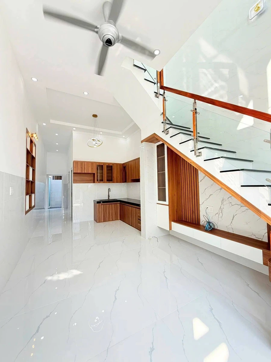 Bán nhà 1 trệt 1 lầu 75m2, 3 phòng ngủ, hẻm xe tải gần ngã tư Sở Sao, Thủ Dầu Một - Ảnh thu nhỏ 3