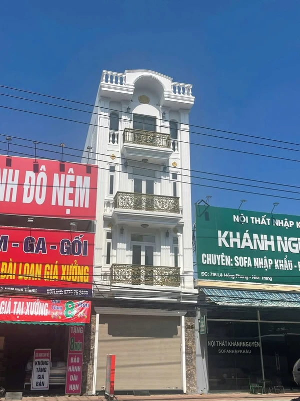 Bán nhà 4 tầng 5PN mặt tiền Lê Hồng Phong, Nha Trang, 71.3m2, 13.5 tỷ