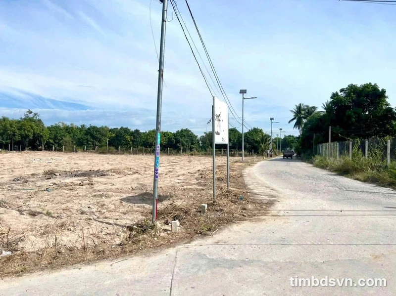 Bán đất nền Cam Ranh đường Lê Thánh Tông 105m²