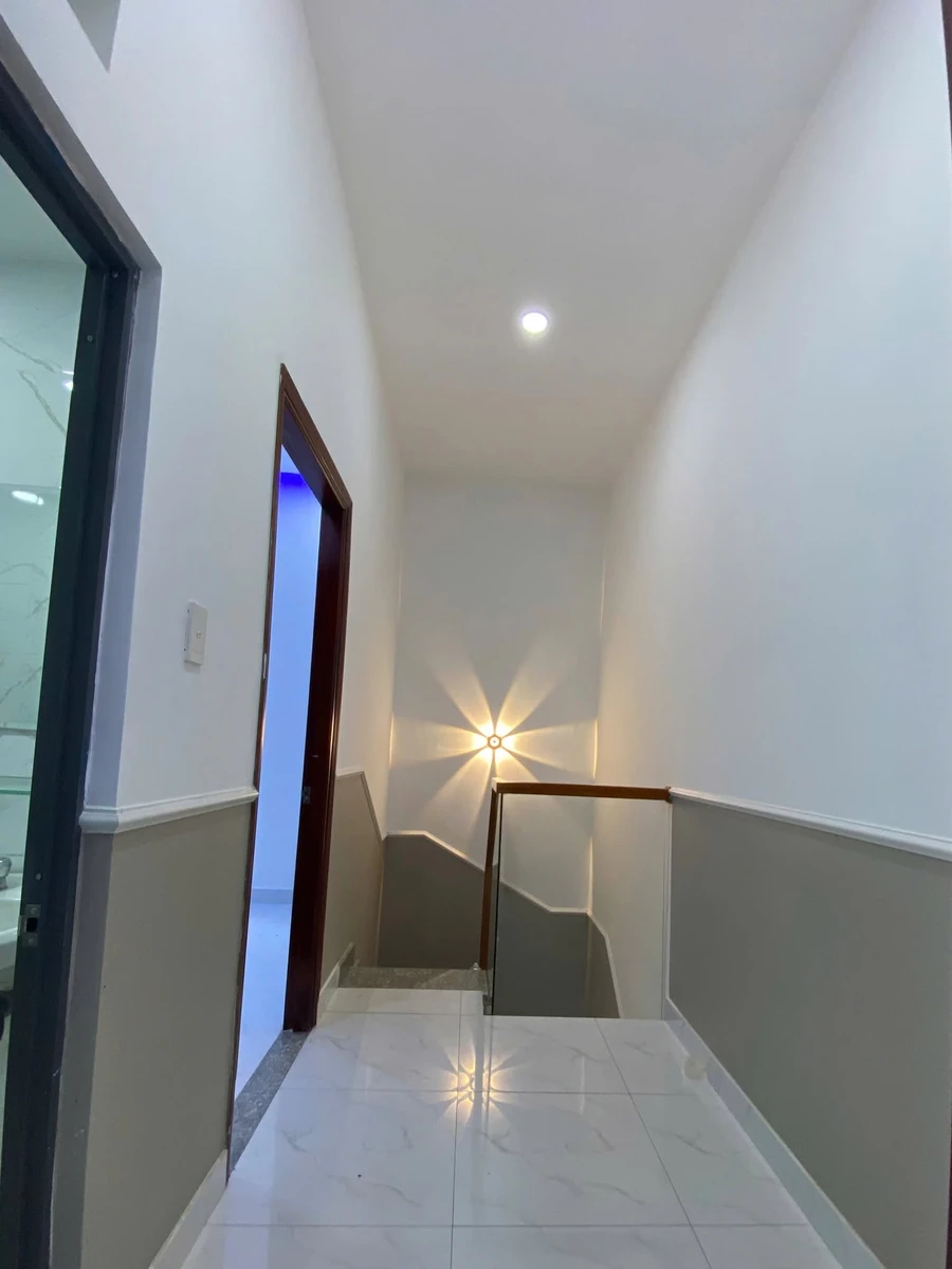 Bán nhà trệt lầu 2PN 50m2 gần UBND xã Mỹ Hạnh, giá 680 triệu - Ảnh thu nhỏ 4