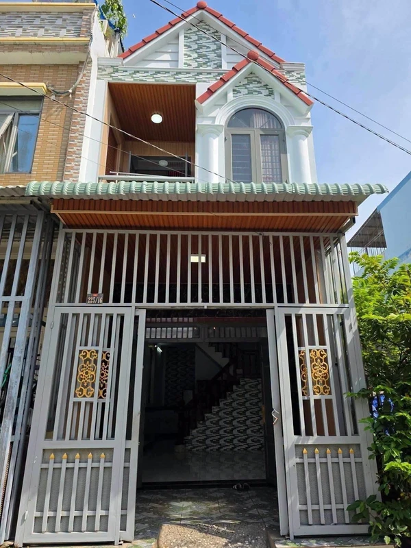 Bán nhà 1 trệt 1 lầu 46,2m2, 3PN, gần chợ Phú Phong, Bình Chuẩn, Thuận An, giá 2,55 tỷ