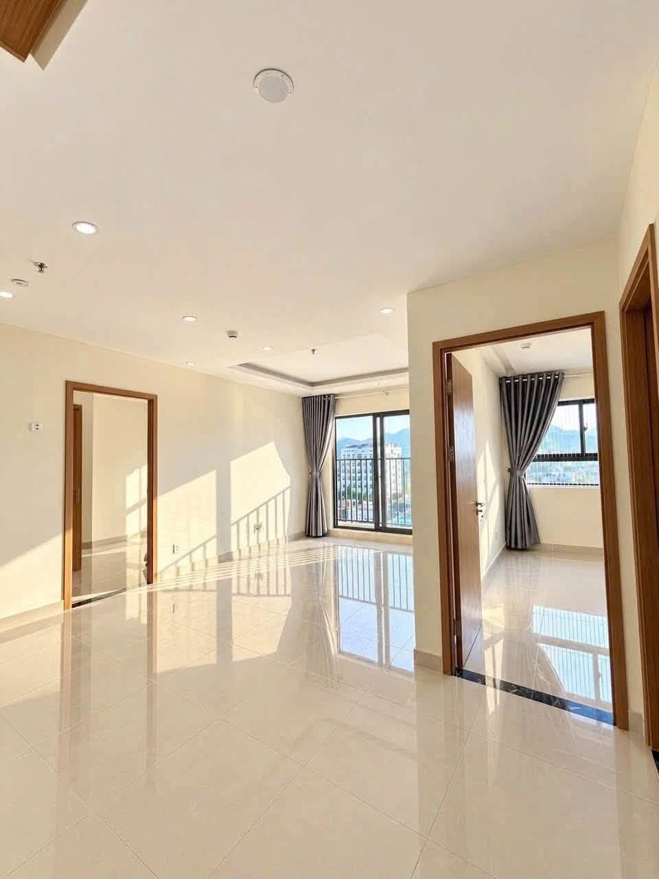 Bán căn hộ 2PN CT3 Vĩnh Điềm Trung, 74.4m², giá 3,3 tỷ - Ảnh 1