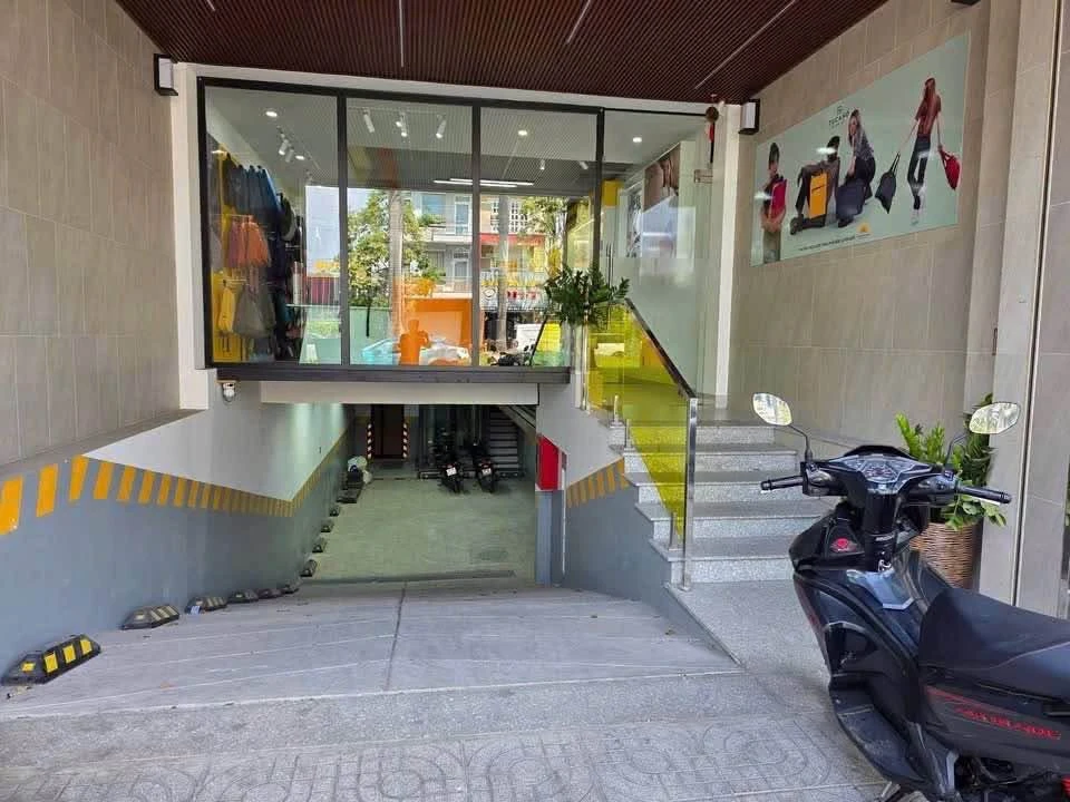 Cho thuê tòa nhà văn phòng 5 tầng 280–350m² Đông Hòa - Ảnh thu nhỏ 2