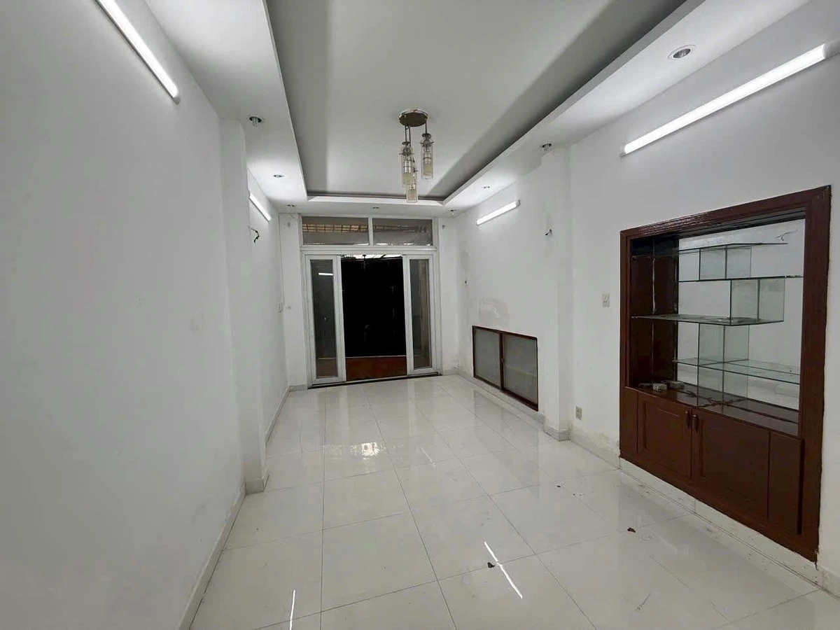 Bán nhà 3 tầng 44,2m² mặt tiền Hoàng Hoa Thám hơn 7 tỷ - Ảnh thu nhỏ 3