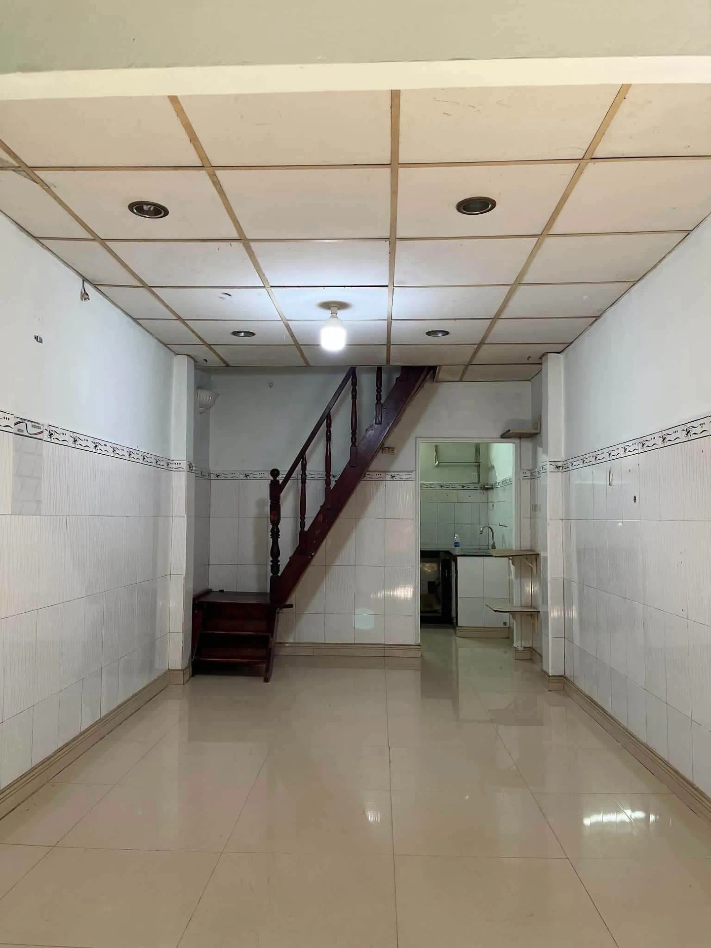 Bán nhà 2 phòng ngủ 24m² gần Trường Tiểu học Bình Long, Bình Tân, 2 tỷ 850 - Ảnh 1