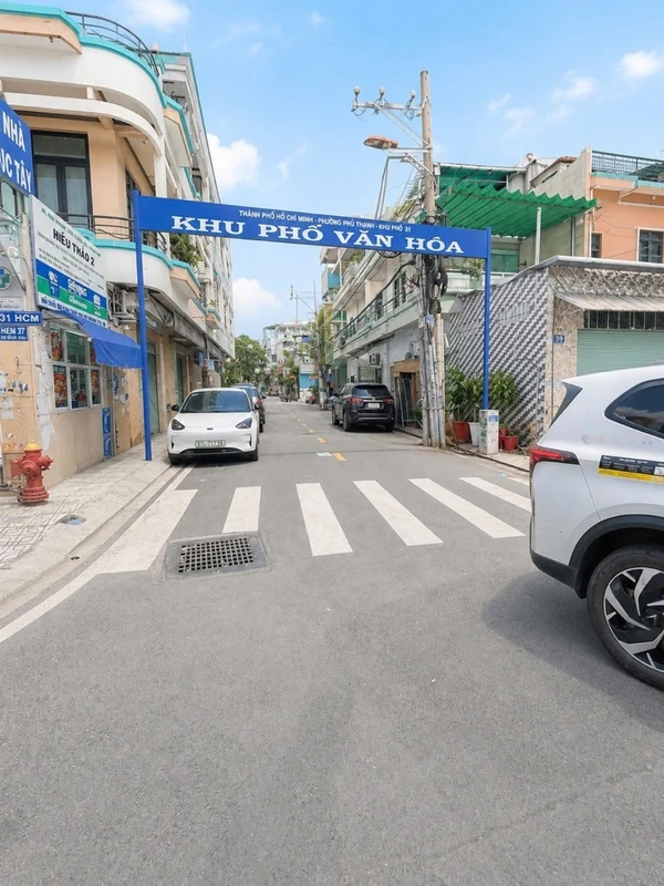 Bán nhà 2 tầng 33,9m2 hẻm thông thoáng đường Tô Hiệu, giá nhỉnh 2 tỷ, giáp Quận 11