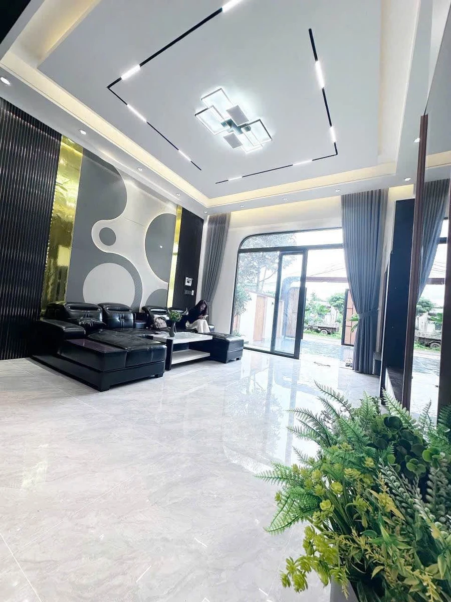 Bán nhà mê mới hẻm 303 Y Wang, Buôn Ma Thuột, 5x43m, 3 phòng ngủ, giá 3,95 tỷ - Ảnh thu nhỏ 4