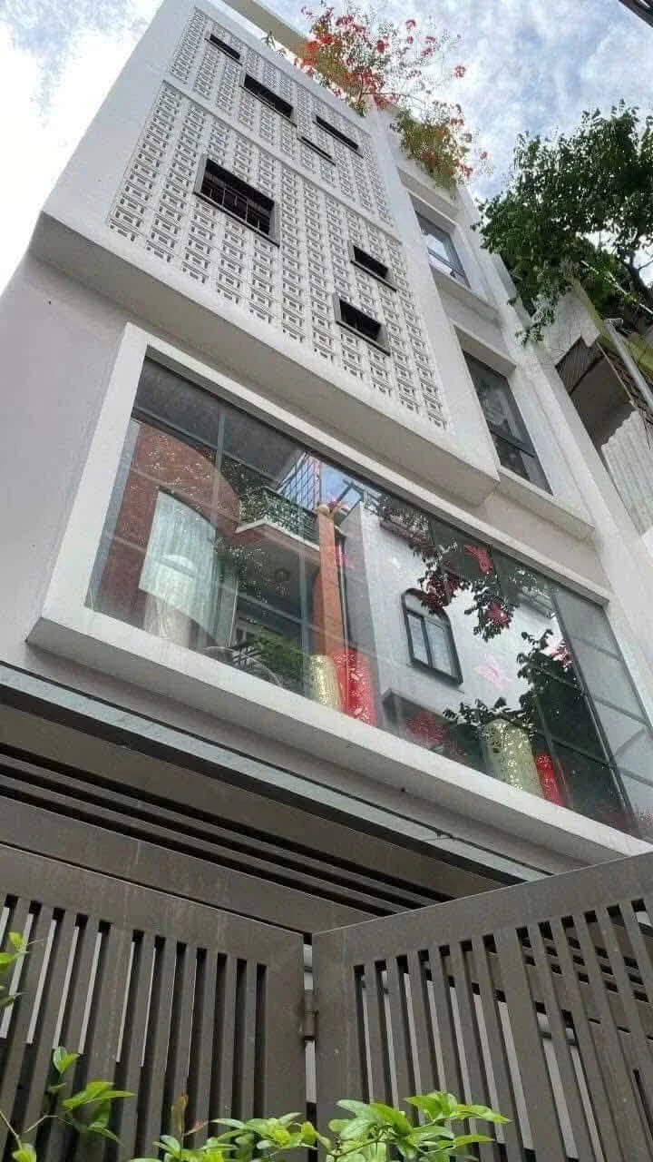 Bán nhà Quận 3, Lê Văn Sỹ, 4x8m, 5 tầng, 8 tỷ - Ảnh 1