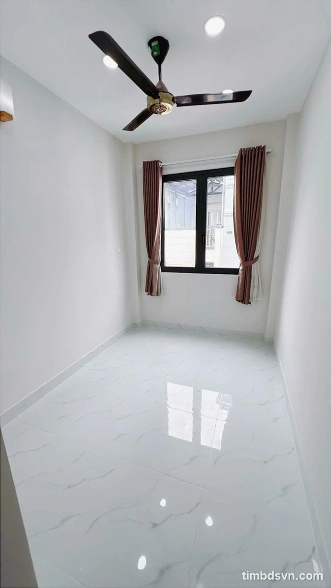 Bán nhà phố 70m² 3 phòng ngủ gần Khánh Hội Quận 4 - Ảnh thu nhỏ 4