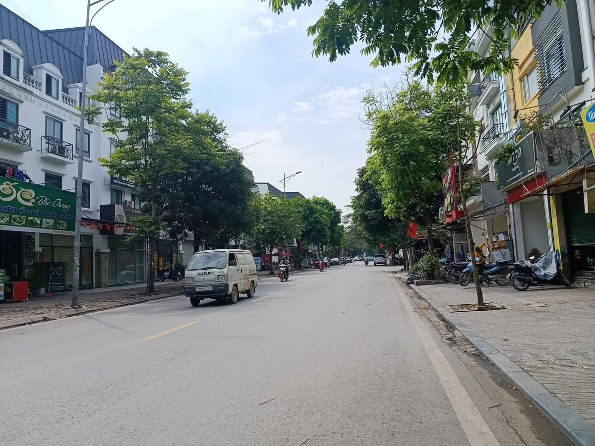 Bán liền kề Lacasta Văn Phú mặt phố 73m² trên 20 tỷ - Ảnh thu nhỏ 2