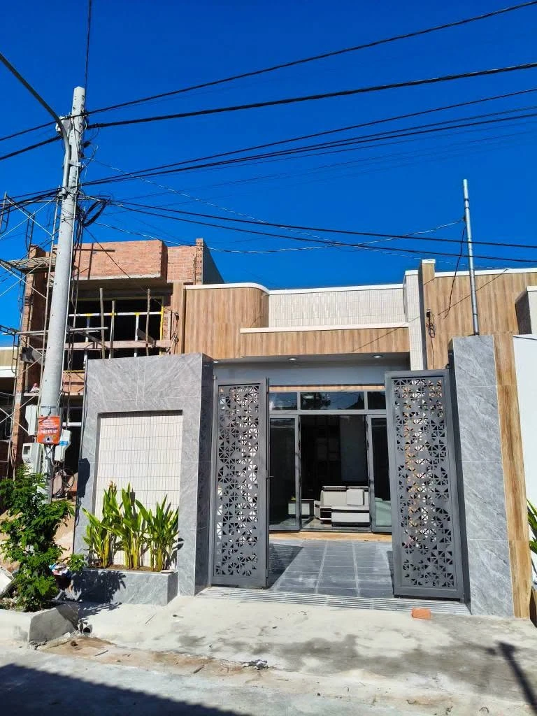 Bán nhà phố 2 phòng ngủ 110m2 mặt tiền Mạc Đĩnh Chi Long Điền - Ảnh thu nhỏ 4