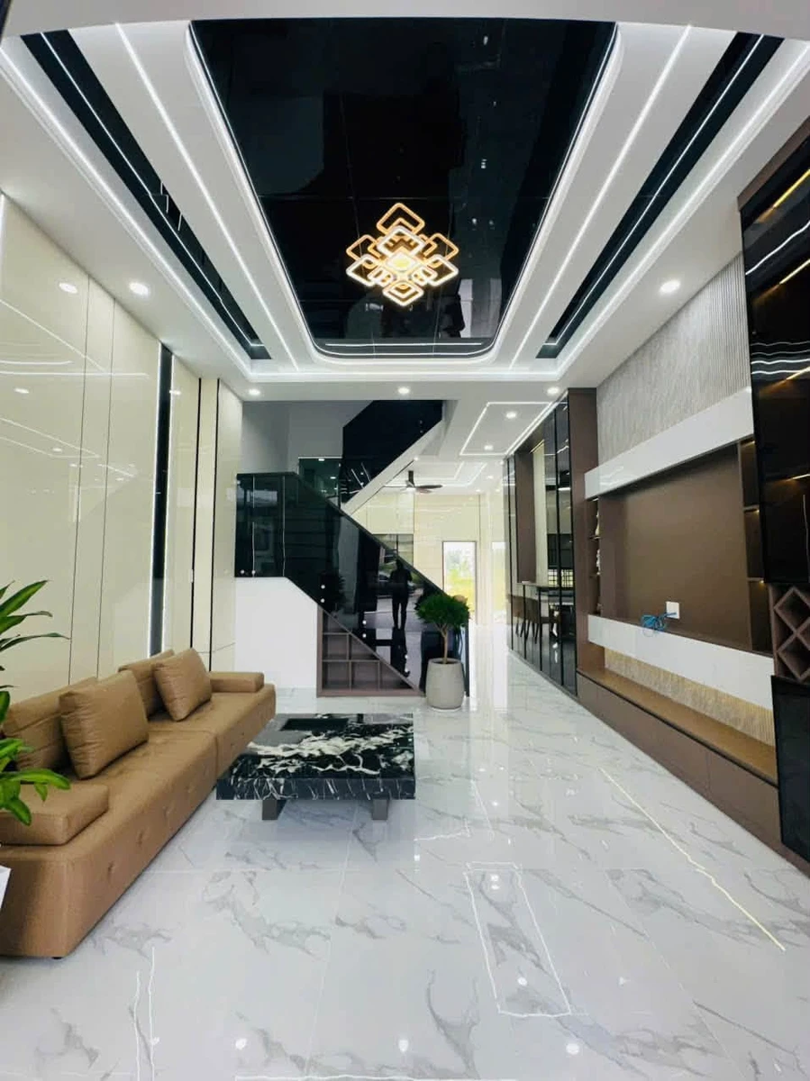 Bán nhà phố 1 trệt 2 lầu 72m2 gần KCN Nam Tân Uyên, Bình Dương, giá 3,5 tỷ - Ảnh thu nhỏ 2