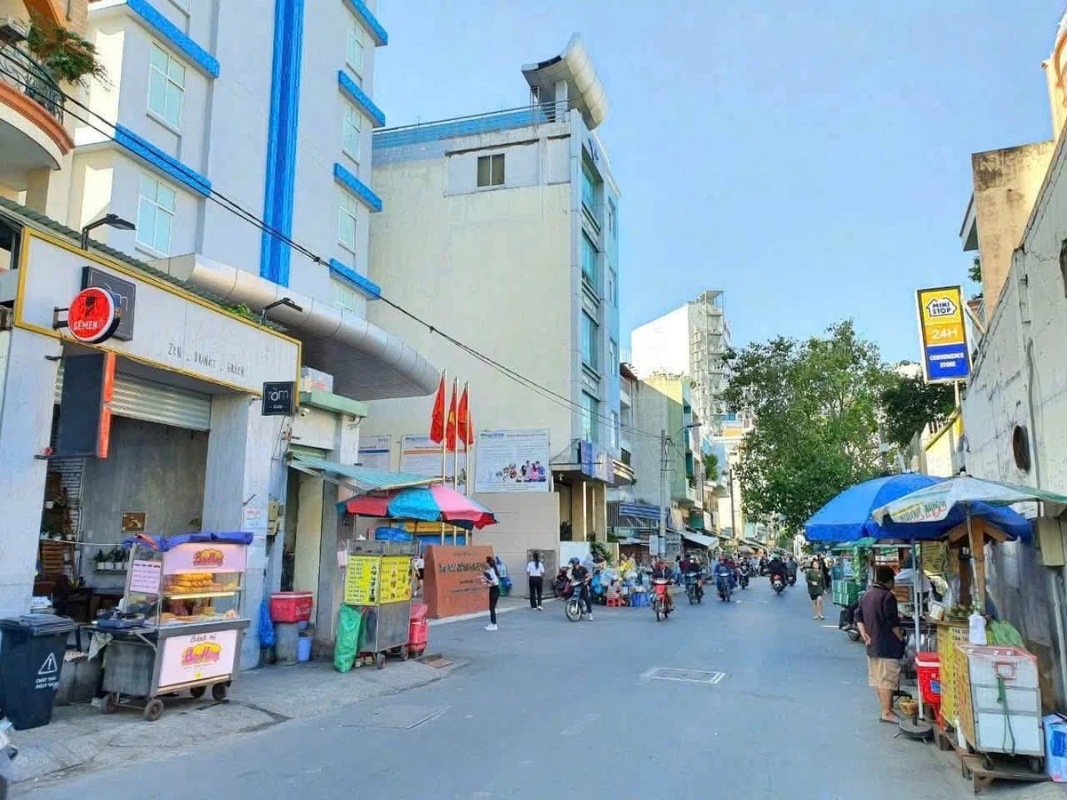 Bán nhà 3 tầng mặt tiền hẻm kinh doanh 4x20m đường Ung Văn Khiêm, Bình Thạnh giá 18,5 tỷ - Ảnh 1