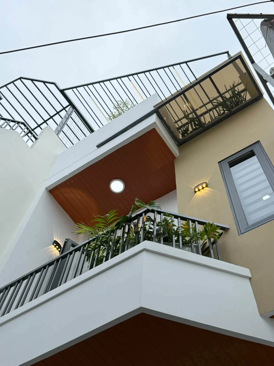 Bán nhà 3 tầng 62m2 gần biển Đà Nẵng 5 tỷ 6 - Ảnh thu nhỏ 2
