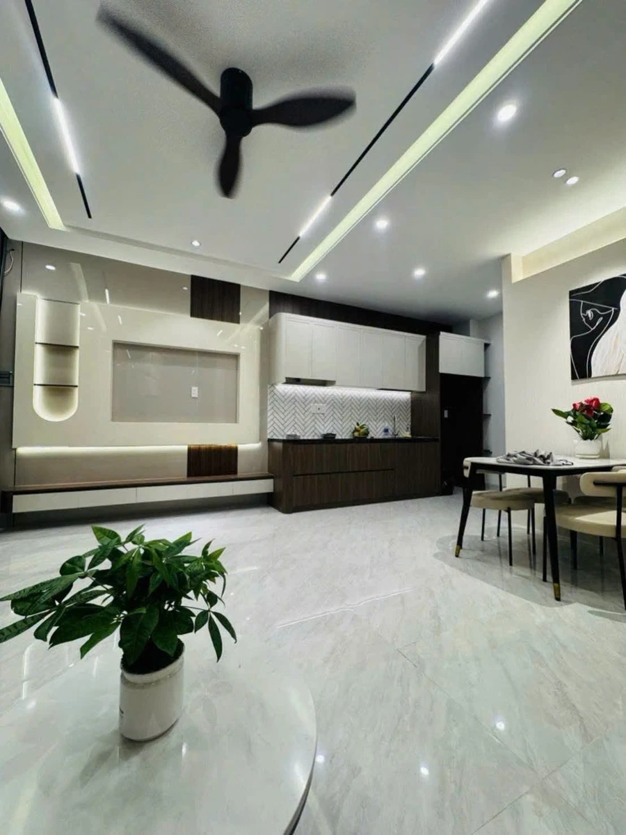 Bán nhà 2 tầng 32m² full nội thất Quận 7 - 4 tỷ 580 triệu - Ảnh thu nhỏ 4