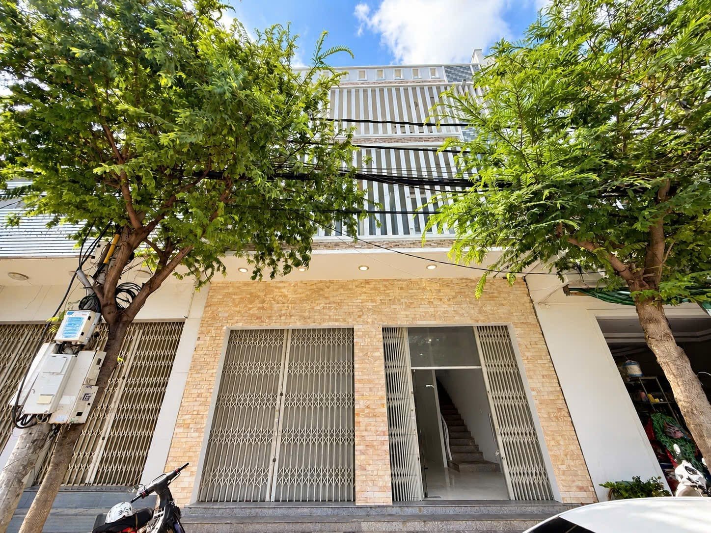 Bán 2 lô nhà liền kề 261m² mặt tiền đường 30/4, Vũng Tàu